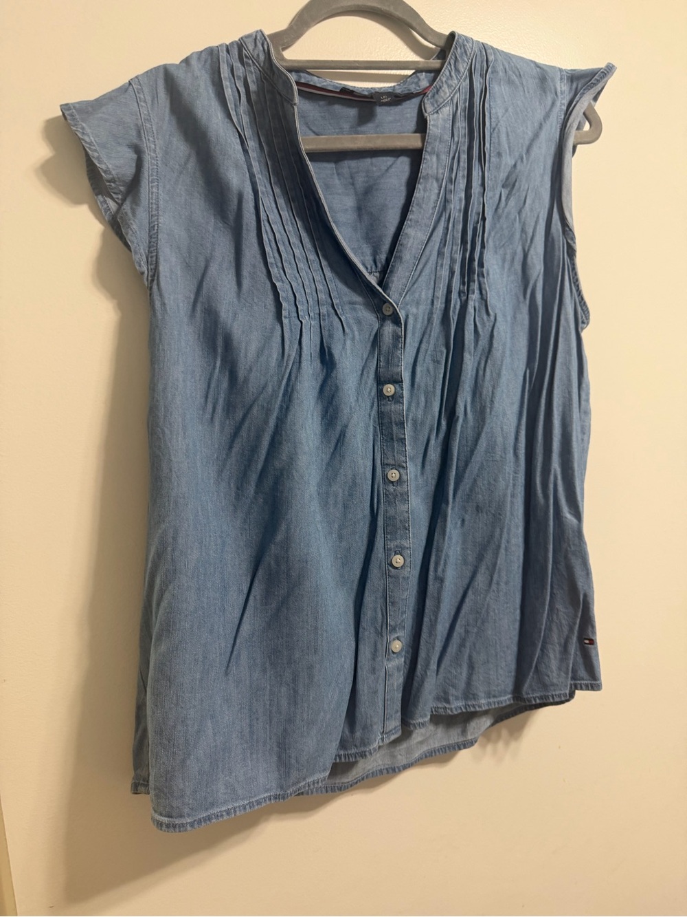 Tommy Hilfiger Light Blue Denim Sleeveless Button-Front Top